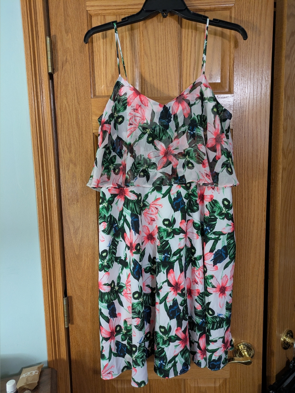 Vince Camuto Floral Flowy Dress – Size 8 🌺